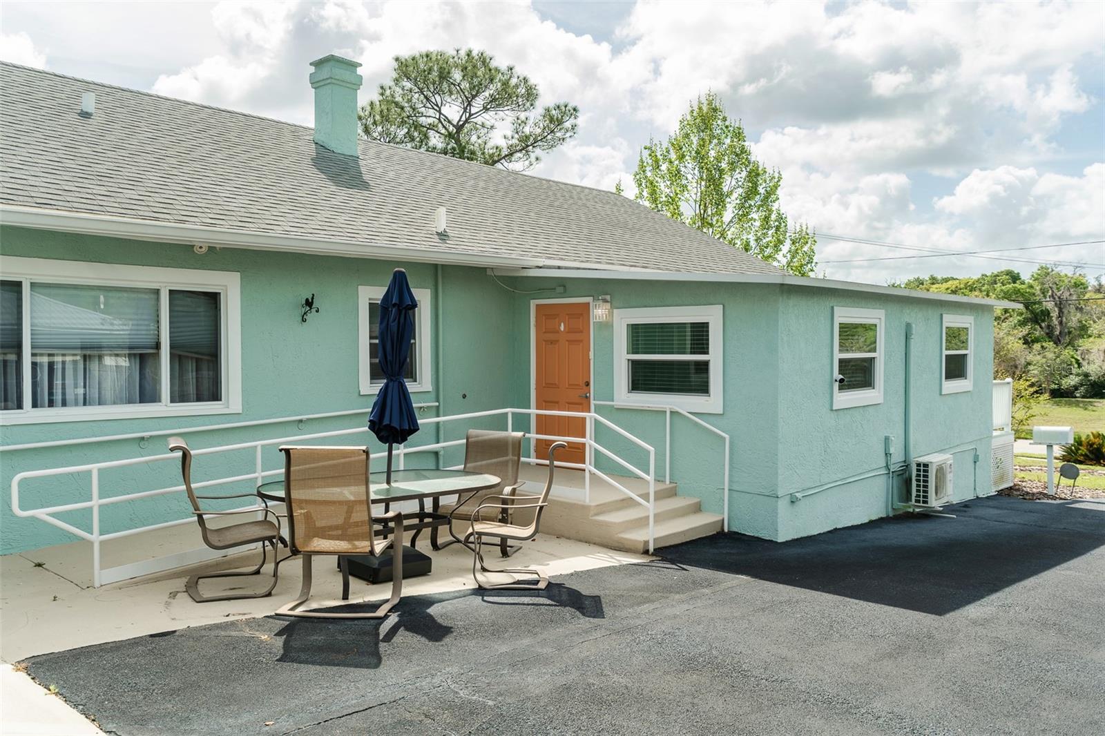 BENNETTS S 01/2 BLK 68 DE LAN - Residential