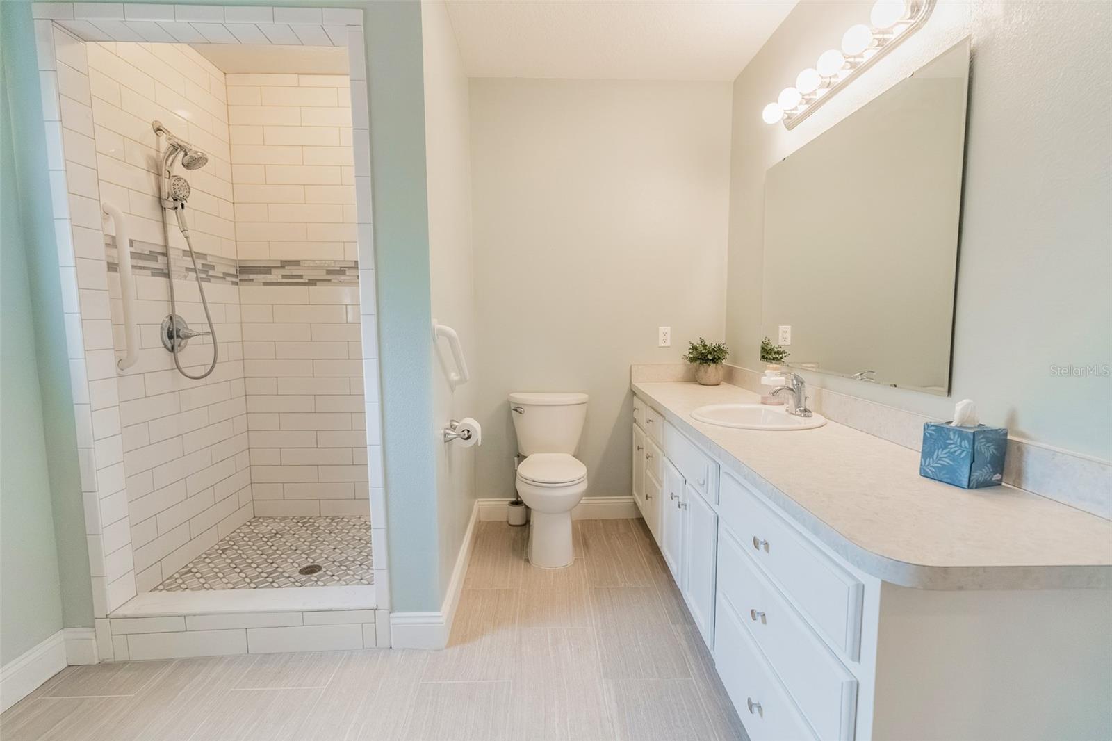 BENNETTS S 01/2 BLK 68 DE LAN - Residential