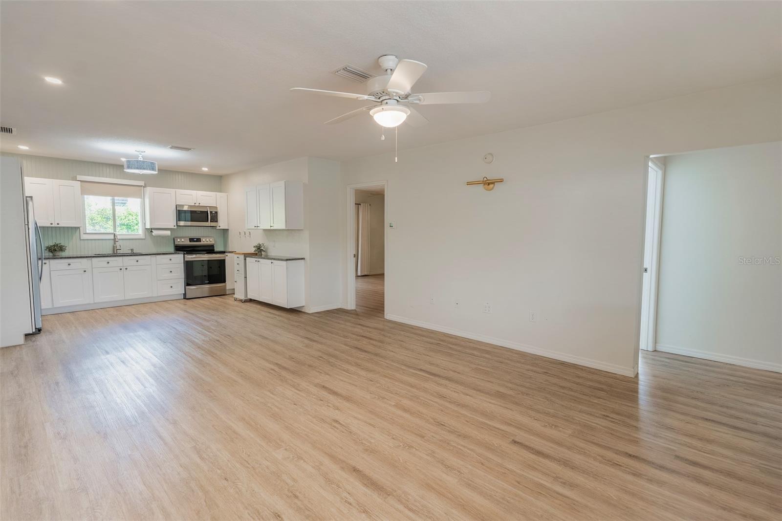 BENNETTS S 01/2 BLK 68 DE LAN - Residential