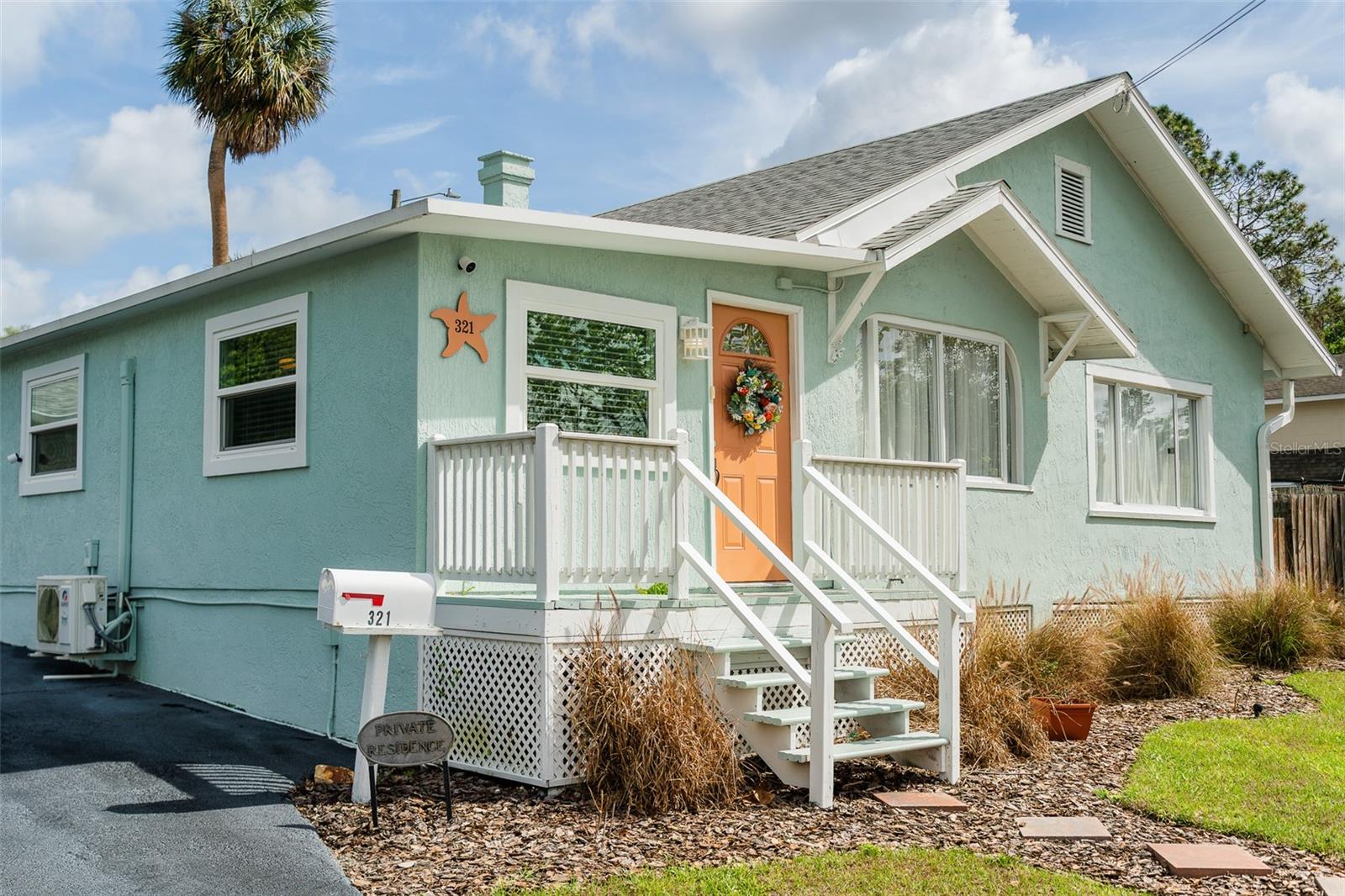 BENNETTS S 01/2 BLK 68 DE LAN - Residential