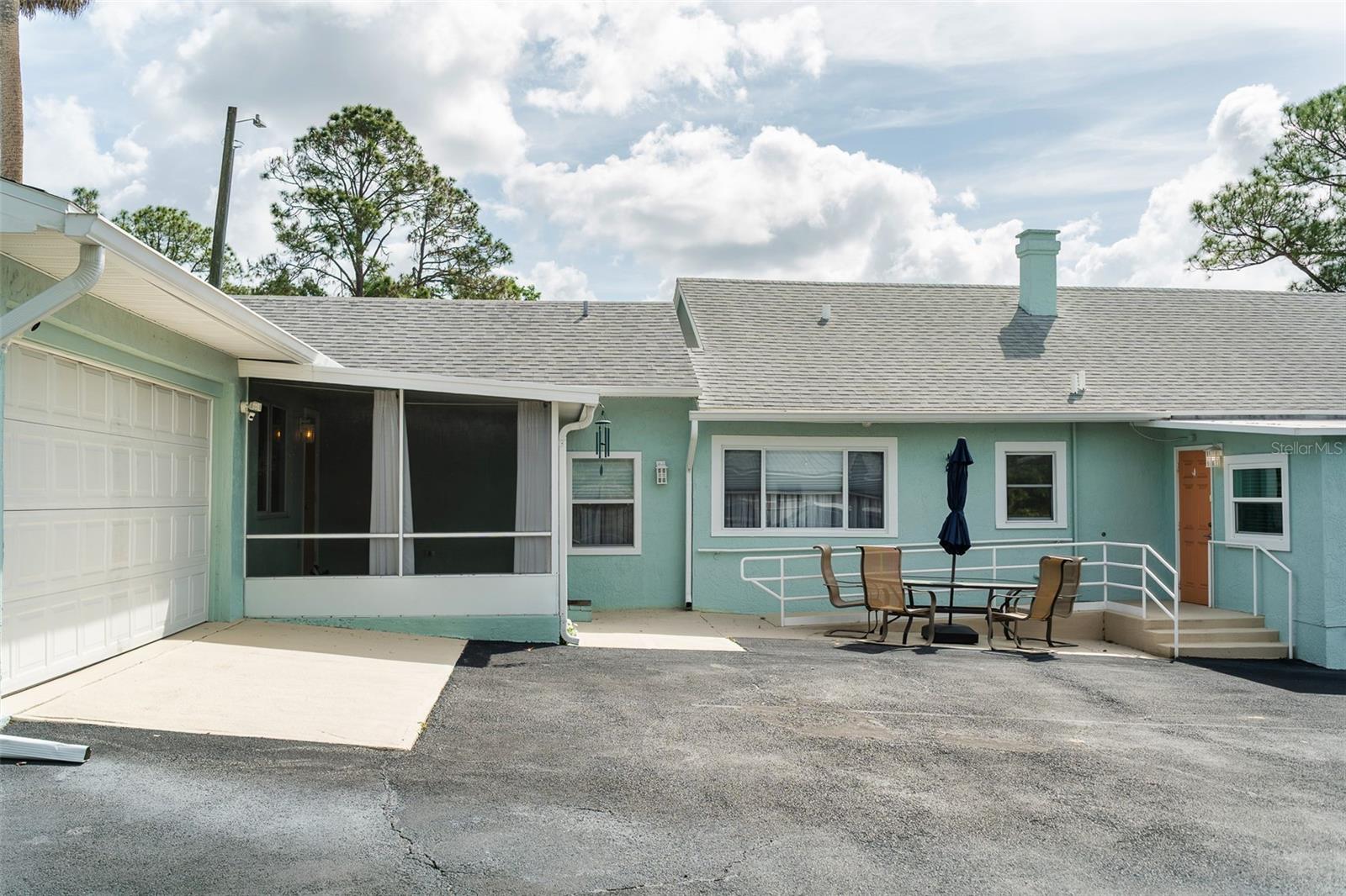 BENNETTS S 01/2 BLK 68 DE LAN - Residential