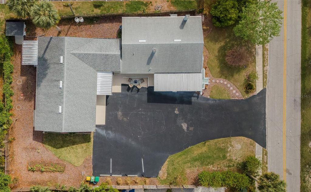 Photo of 321 W Pennsylvania Avenue, Deland, FL 32720 (MLS # V4948094)