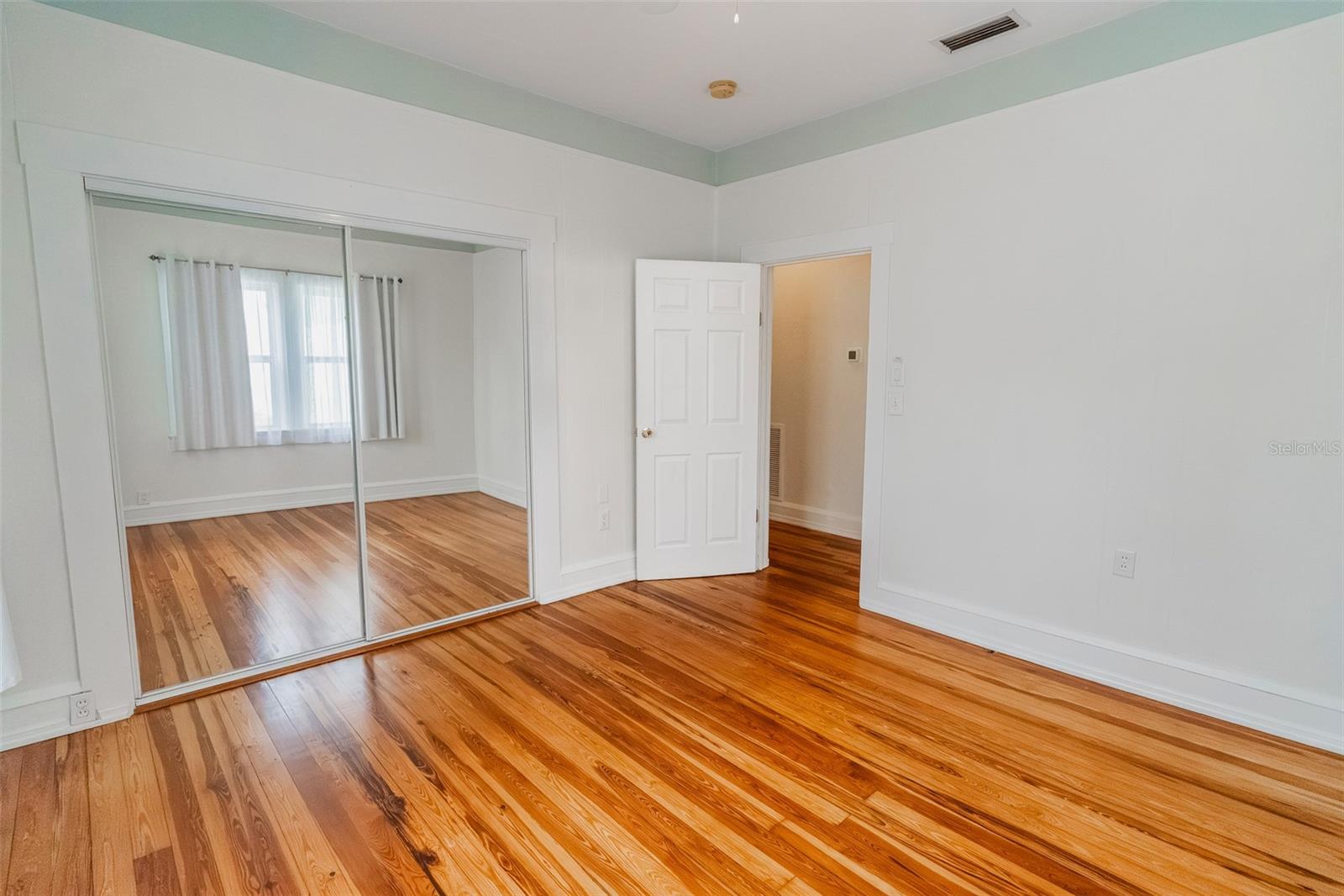 BENNETTS S 01/2 BLK 68 DE LAN - Residential