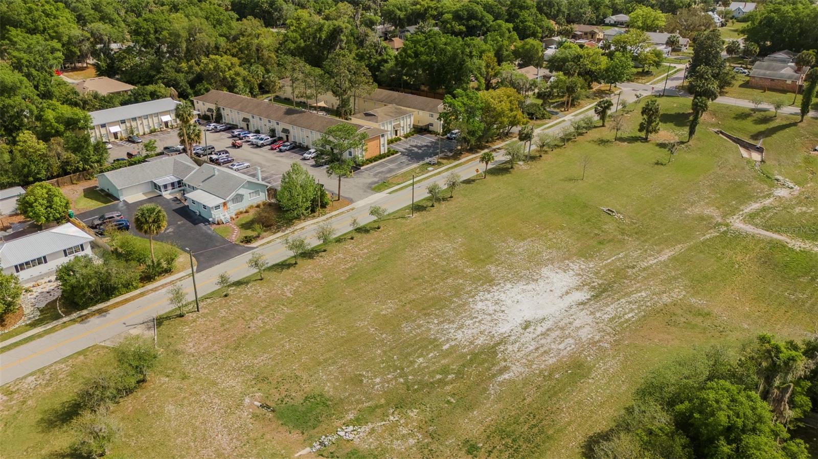 BENNETTS S 01/2 BLK 68 DE LAN - Residential