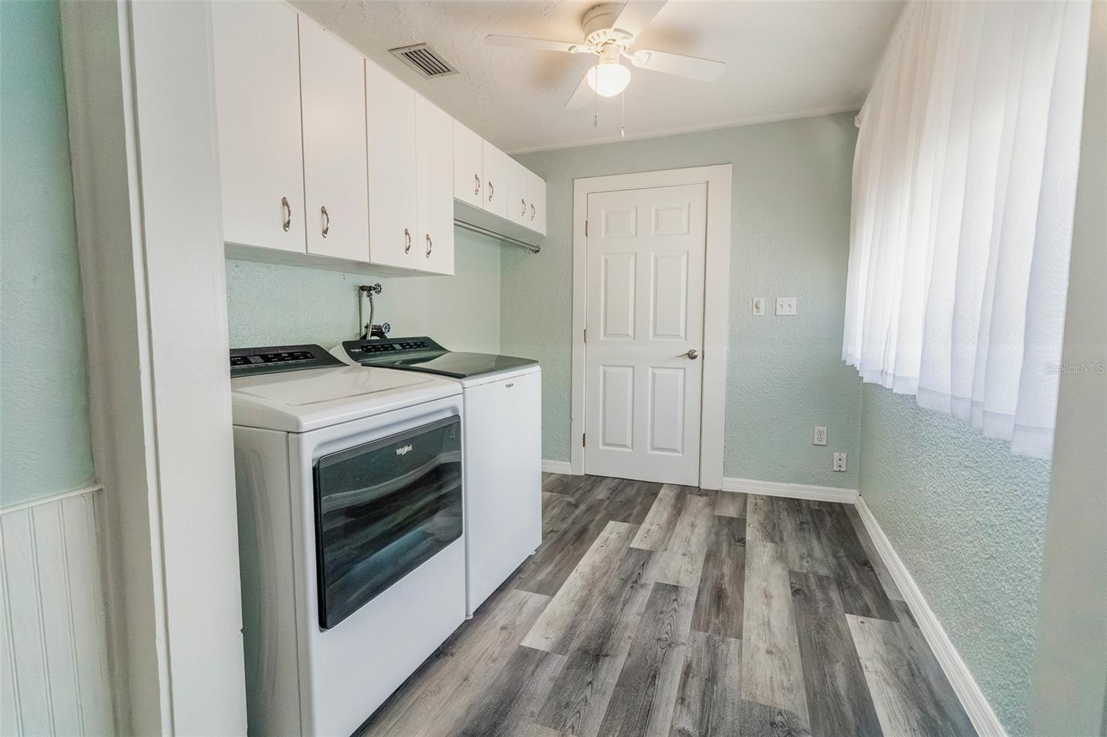 BENNETTS S 01/2 BLK 68 DE LAN - Residential