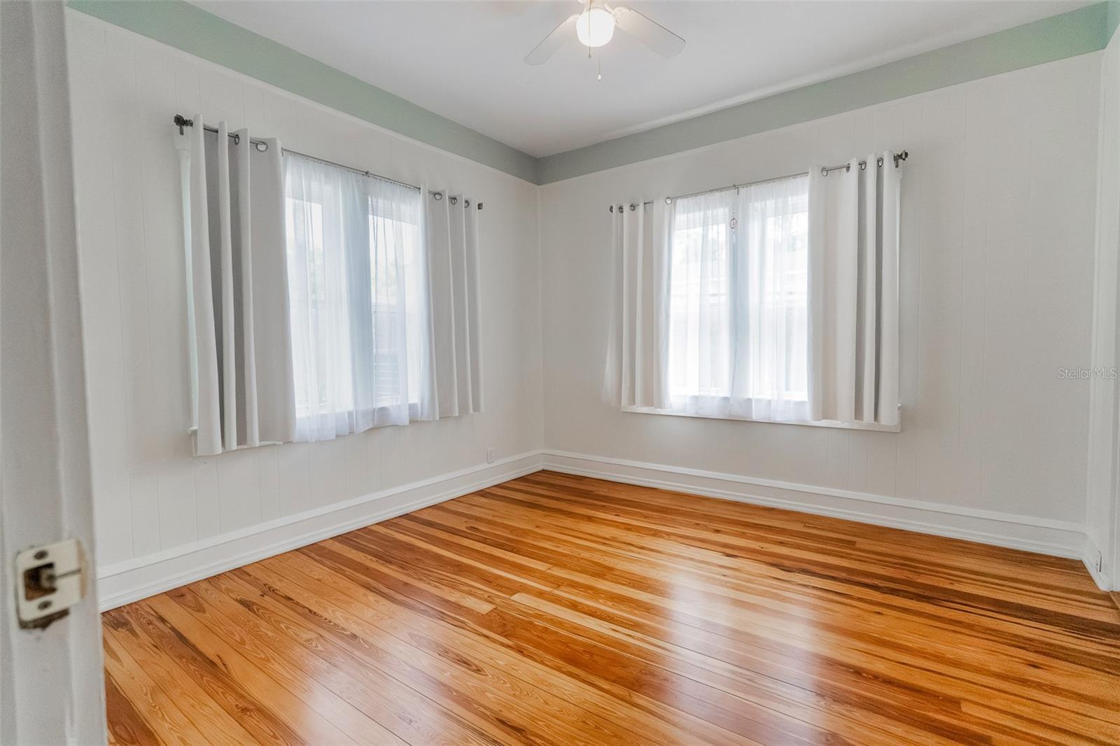 BENNETTS S 01/2 BLK 68 DE LAN - Residential