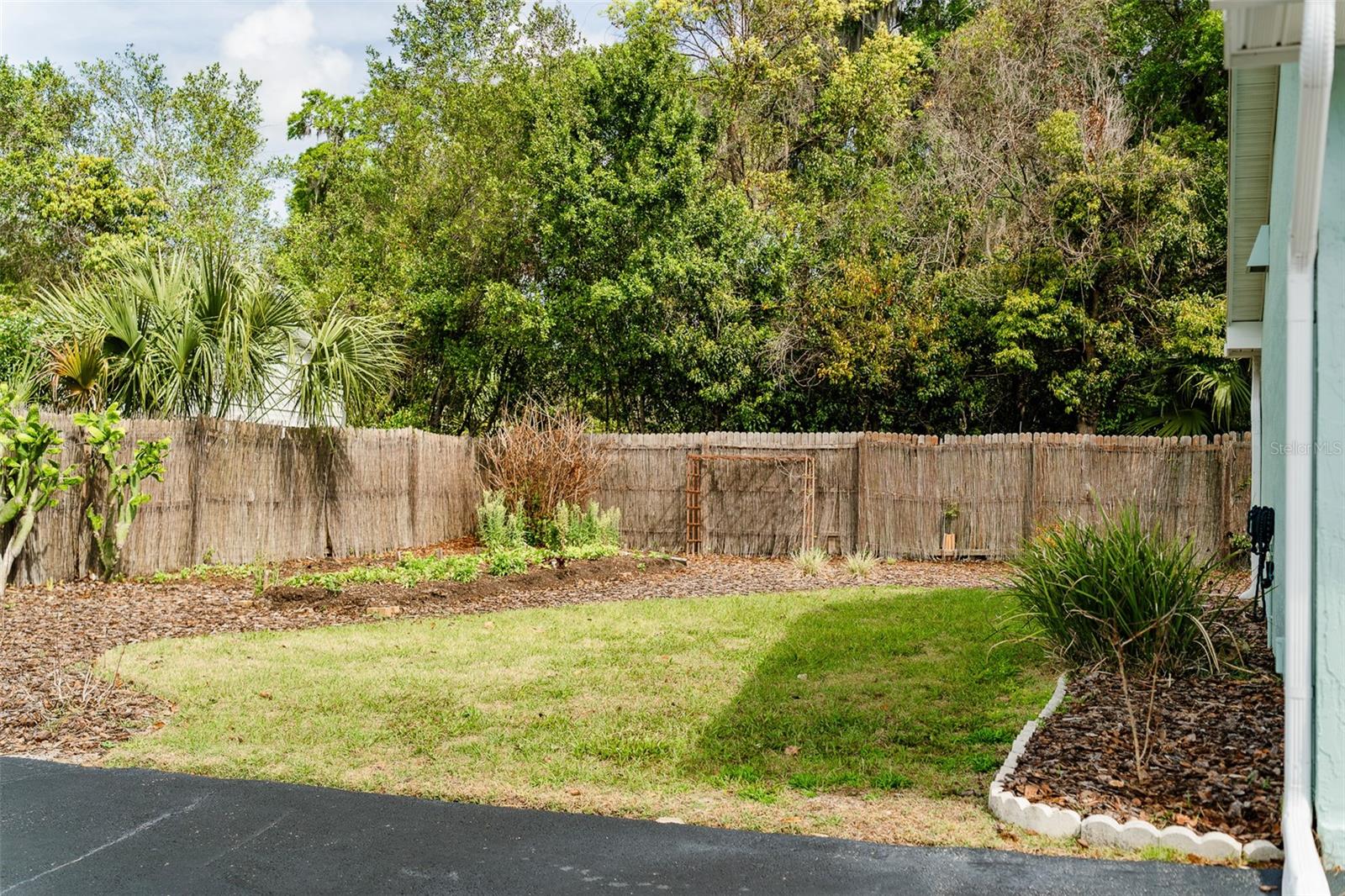 BENNETTS S 01/2 BLK 68 DE LAN - Residential