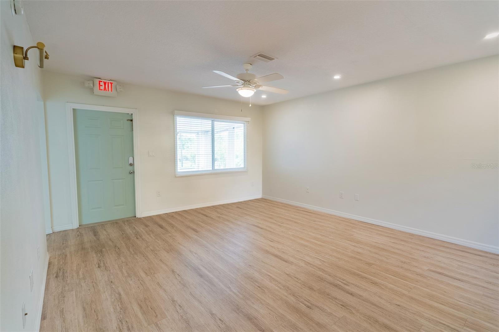 BENNETTS S 01/2 BLK 68 DE LAN - Residential