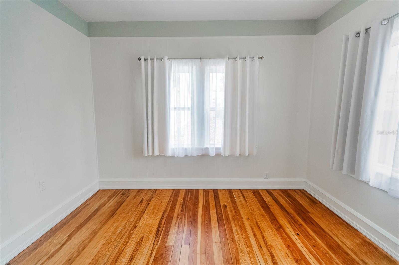 BENNETTS S 01/2 BLK 68 DE LAN - Residential