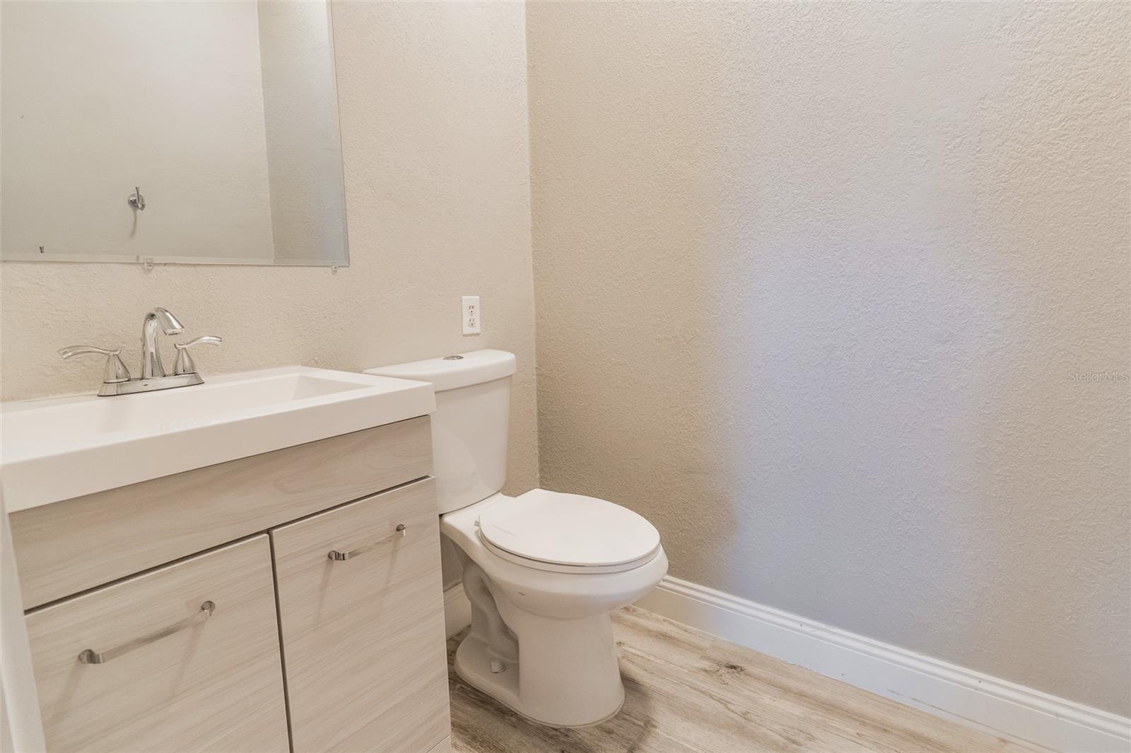 BENNETTS S 01/2 BLK 68 DE LAN - Residential