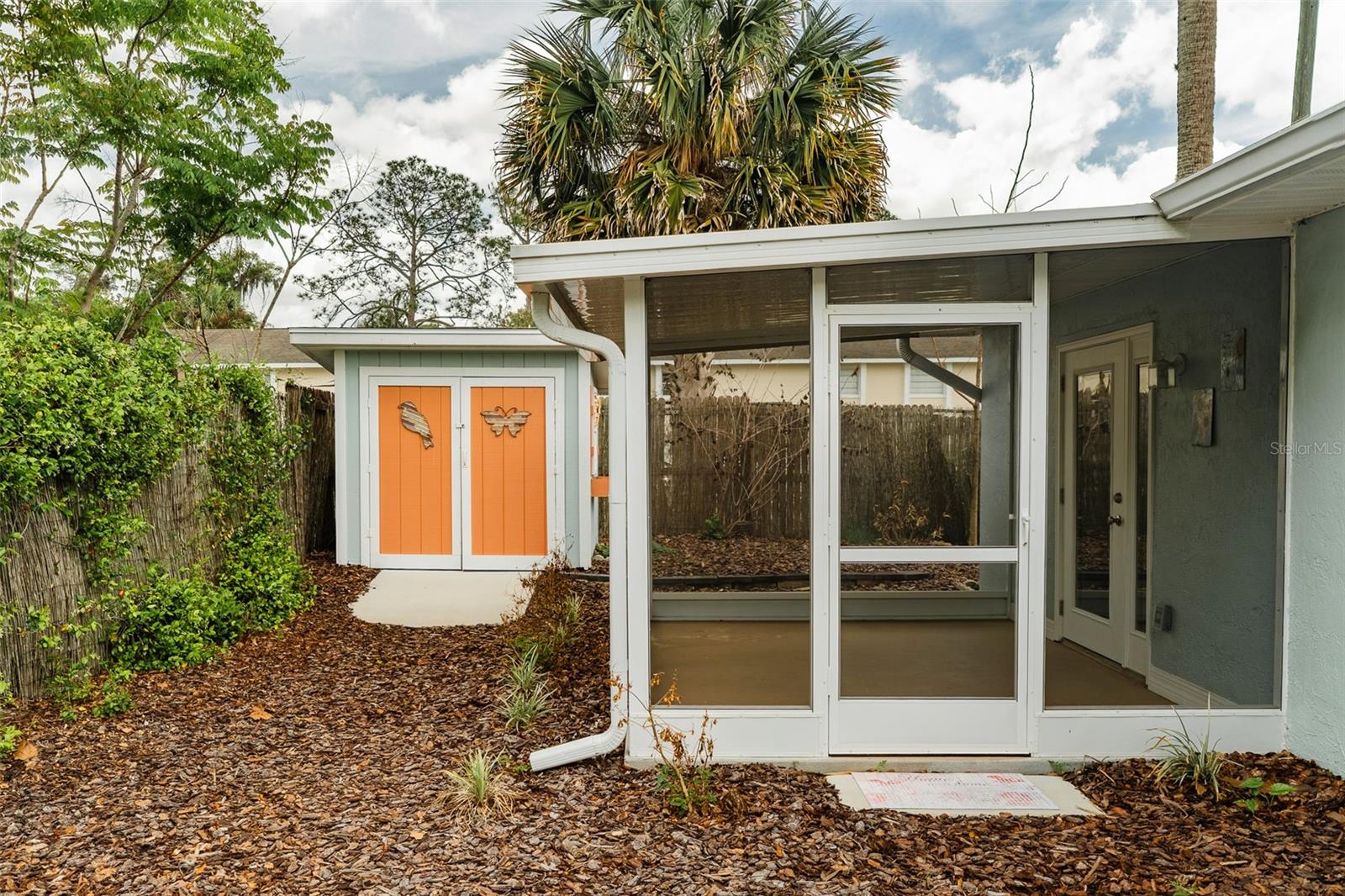 BENNETTS S 01/2 BLK 68 DE LAN - Residential