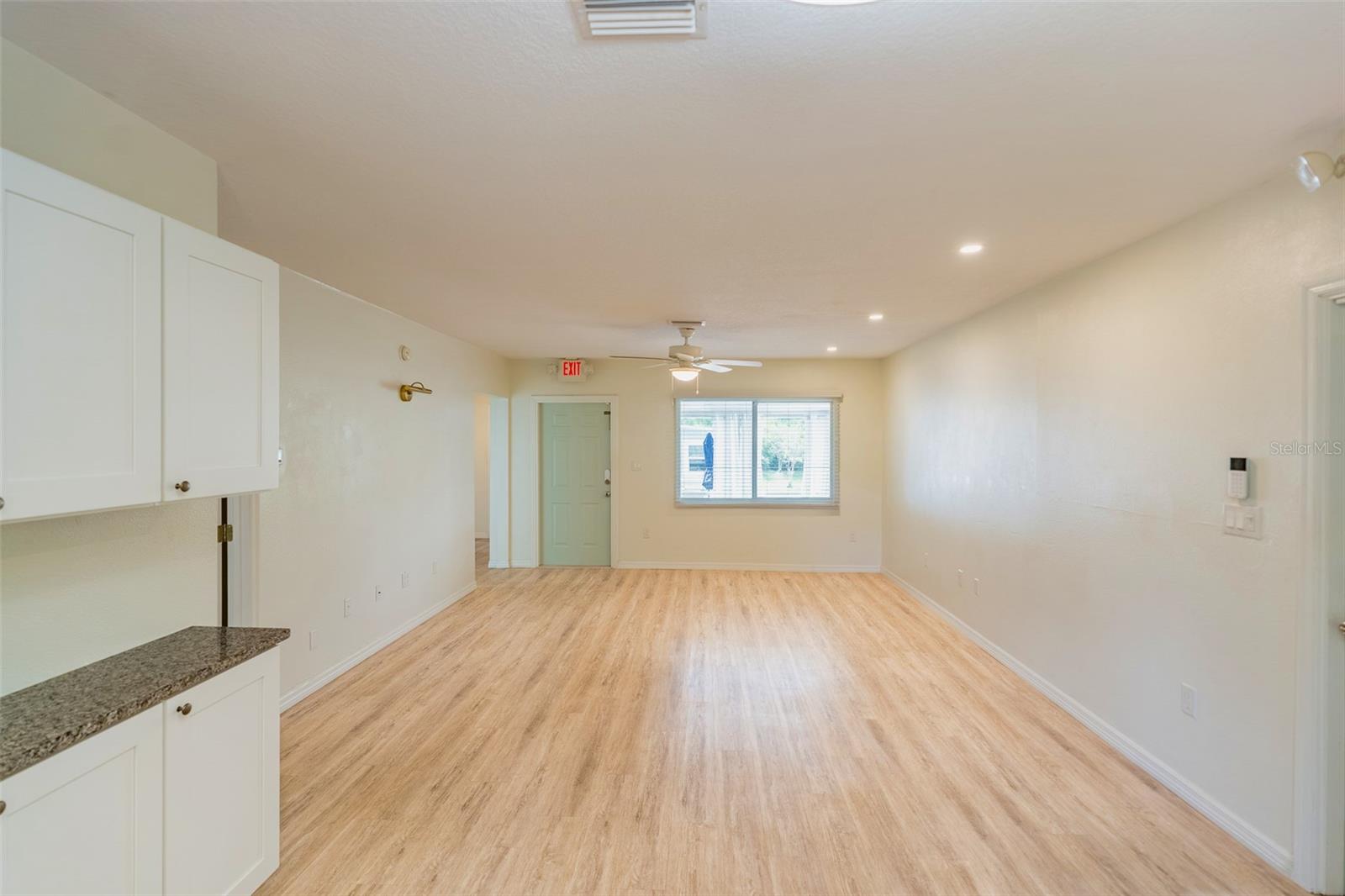 BENNETTS S 01/2 BLK 68 DE LAN - Residential