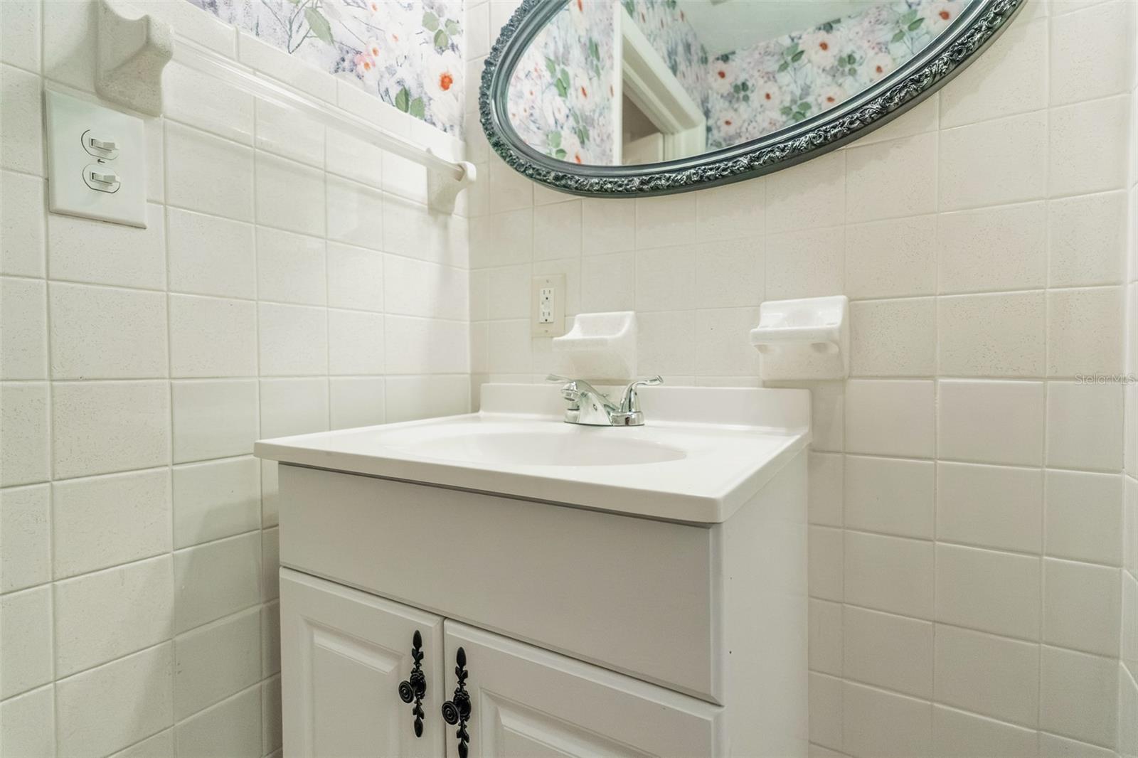 BENNETTS S 01/2 BLK 68 DE LAN - Residential