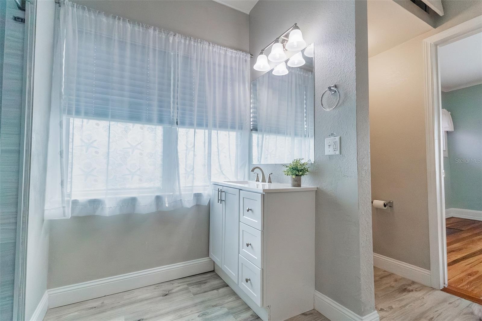 BENNETTS S 01/2 BLK 68 DE LAN - Residential