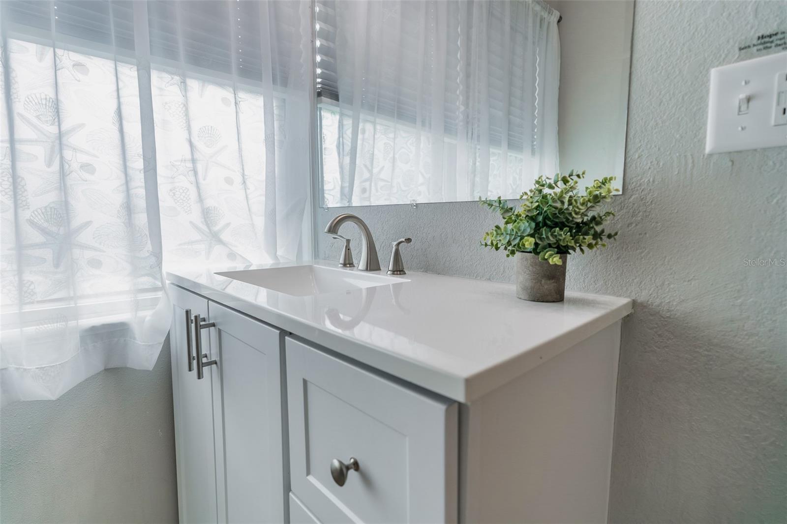 BENNETTS S 01/2 BLK 68 DE LAN - Residential