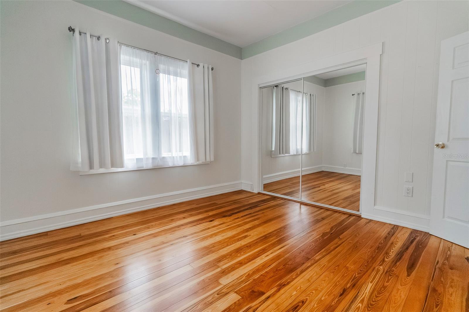 BENNETTS S 01/2 BLK 68 DE LAN - Residential