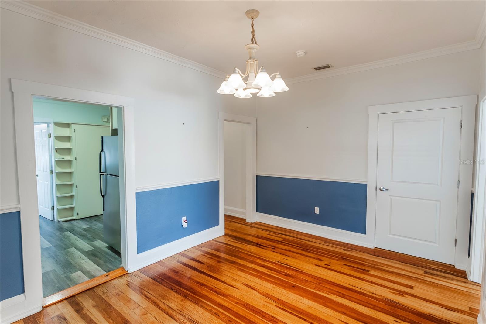 BENNETTS S 01/2 BLK 68 DE LAN - Residential