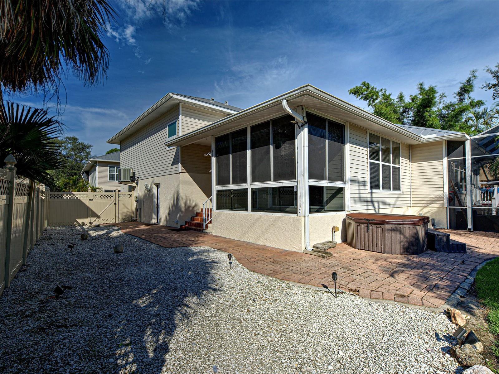 TOWNS-END SHORES - Residential