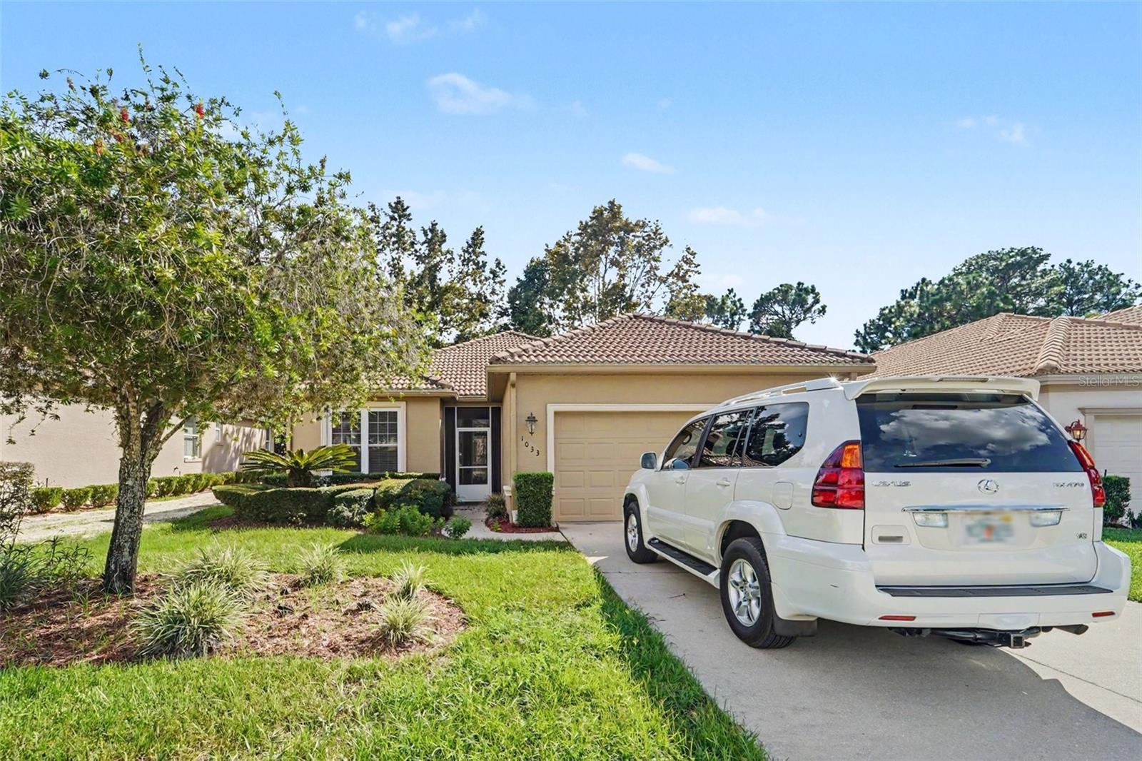 1033 W DIAMOND SHORE LOOP