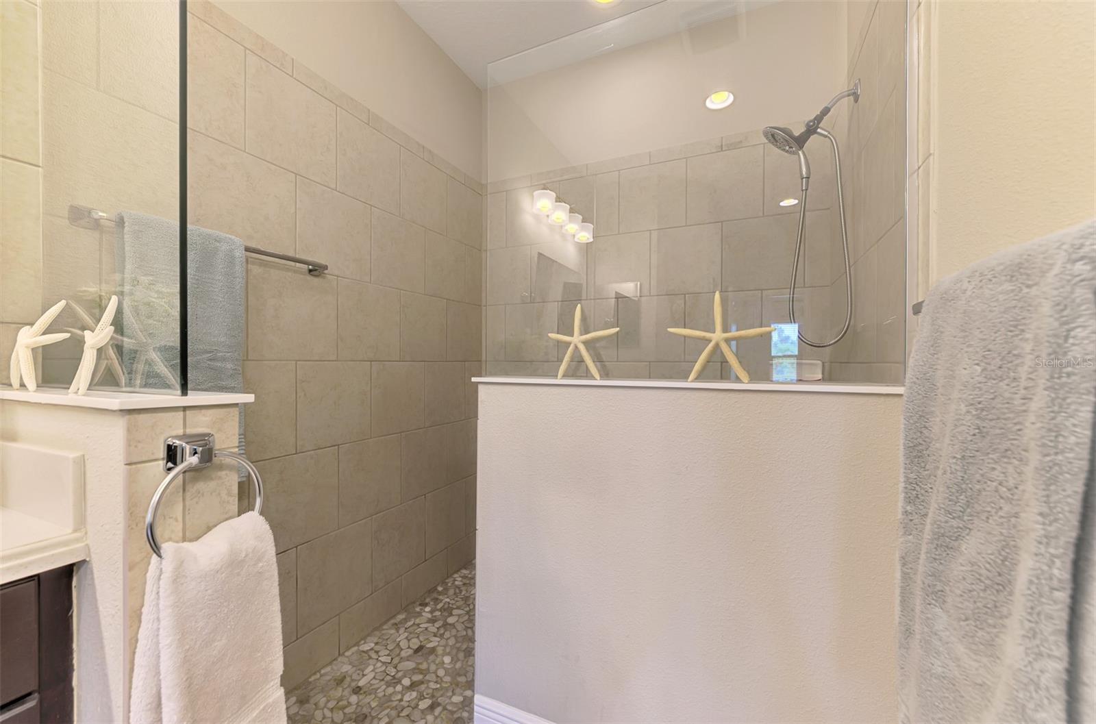 GRAND PALM PH 3A C - Residential
