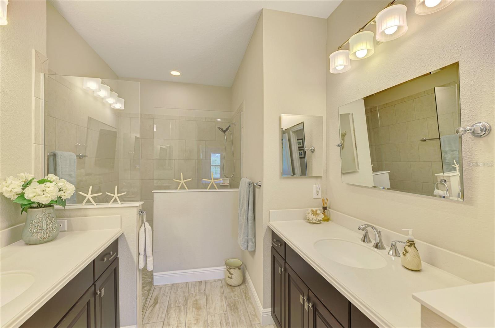 GRAND PALM PH 3A C - Residential