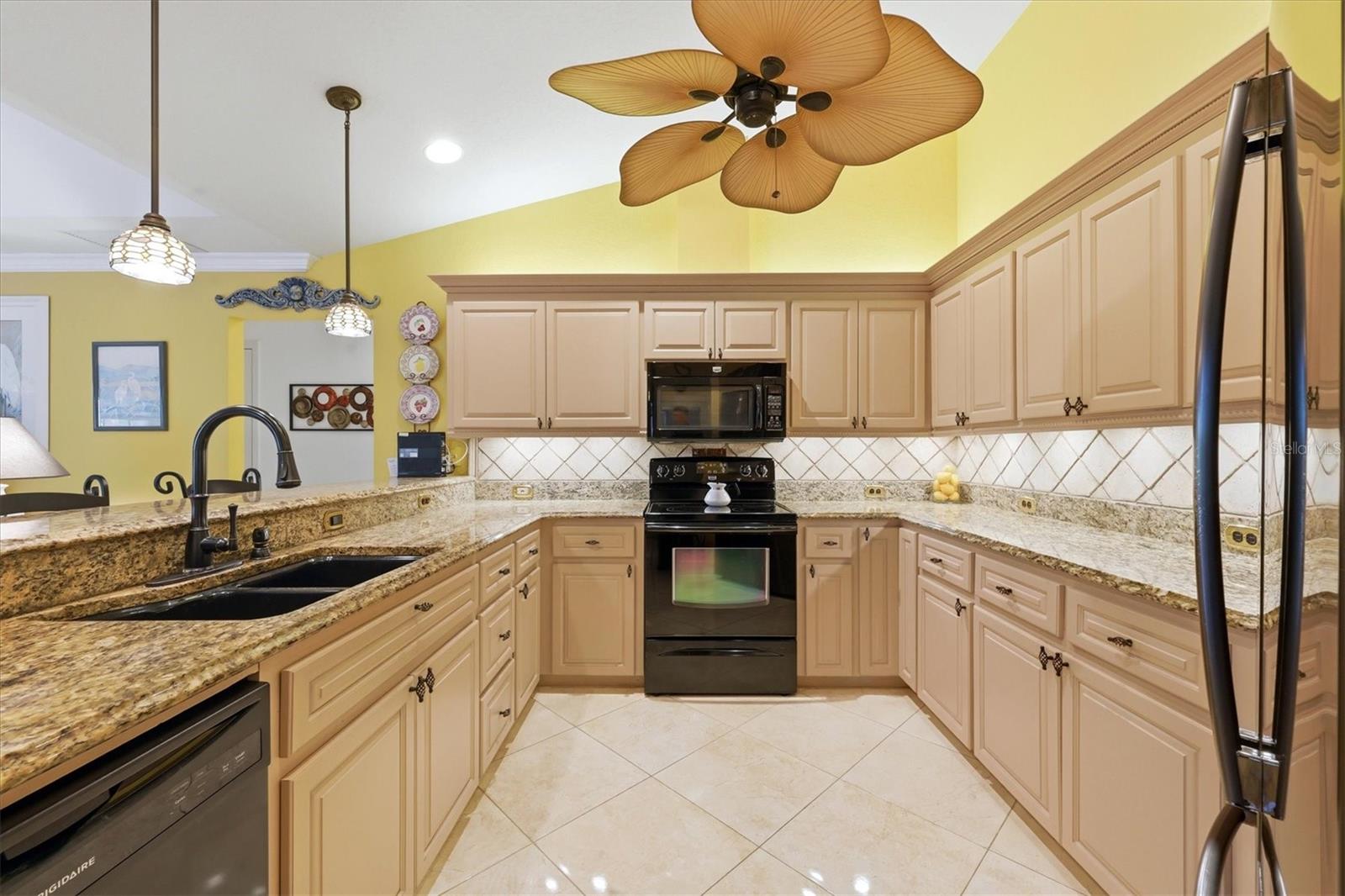 THE LAKES OF JACARANDA - Residential