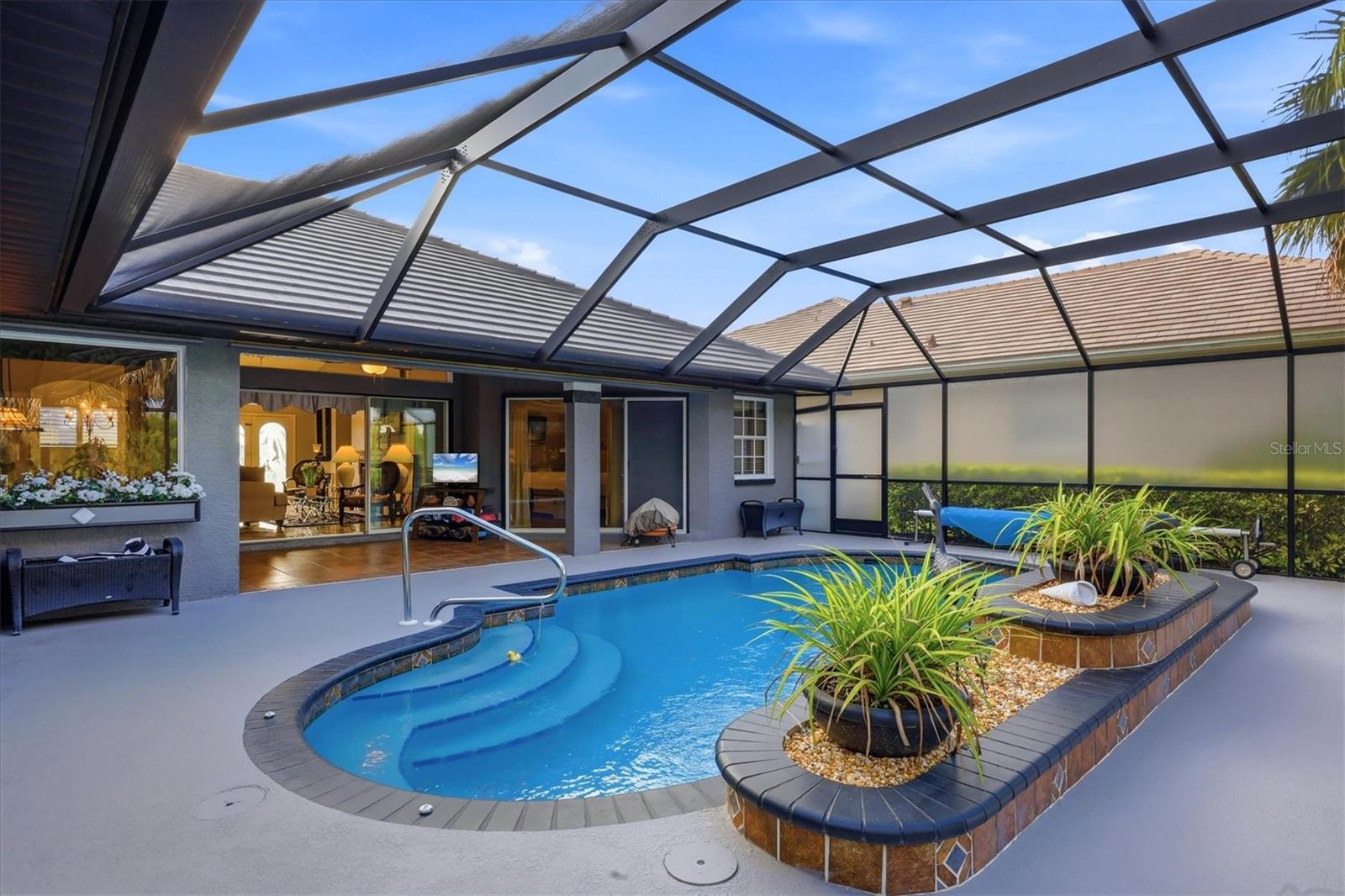 THE LAKES OF JACARANDA - Residential