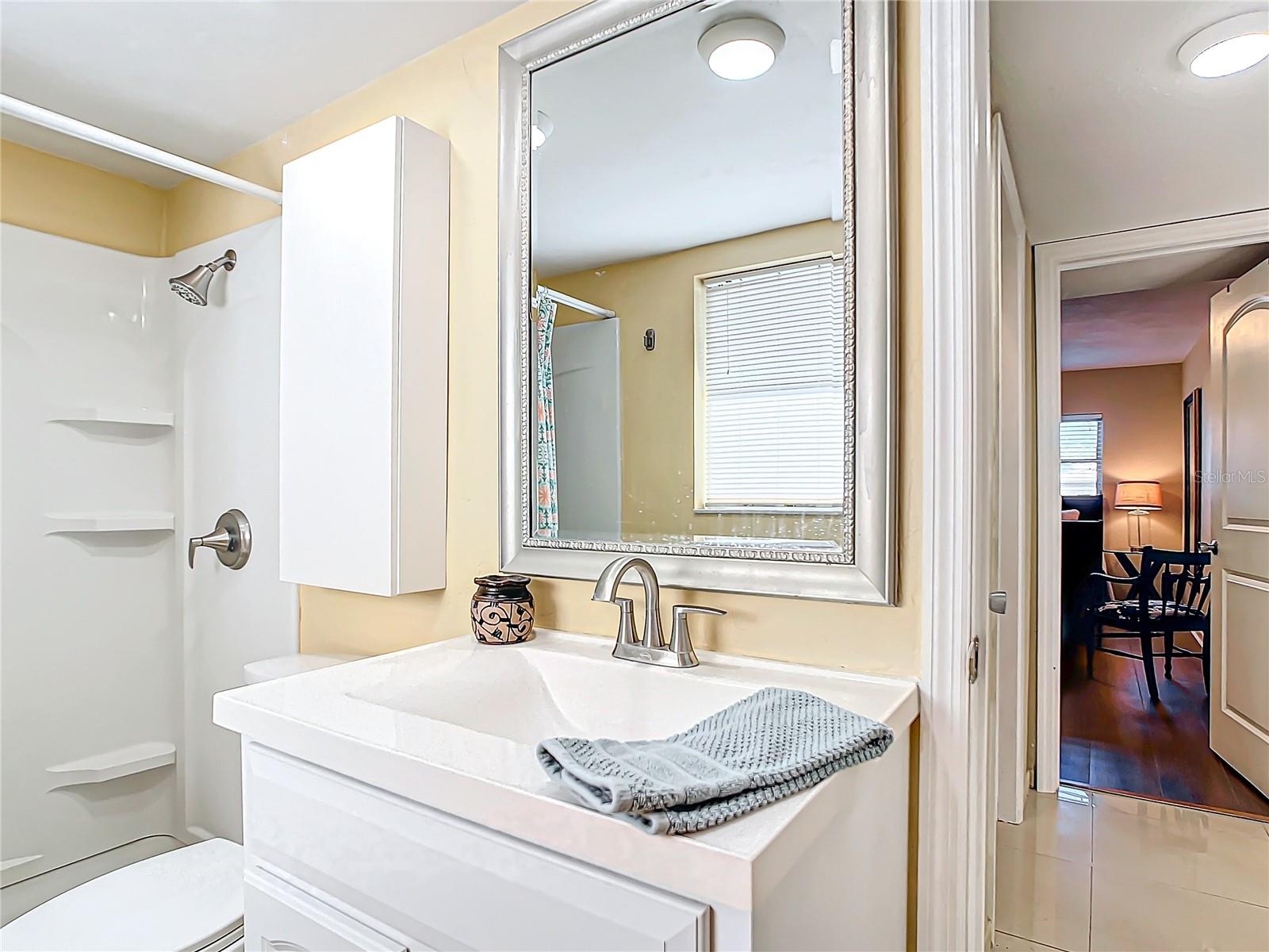 KINGS MOORINGS CONDO THE - Residential