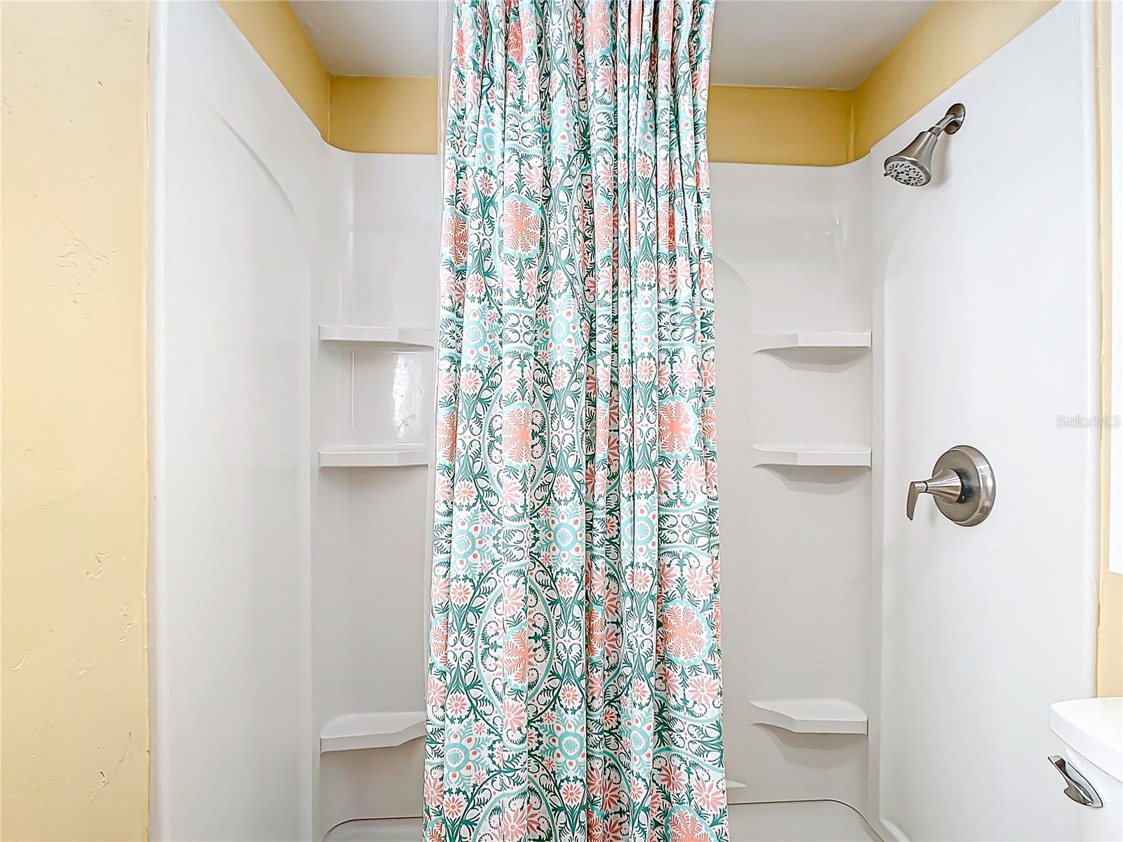 KINGS MOORINGS CONDO THE - Residential