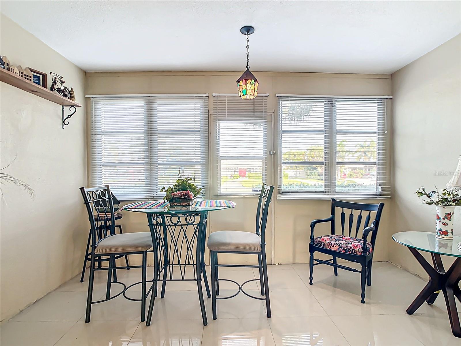 KINGS MOORINGS CONDO THE - Residential