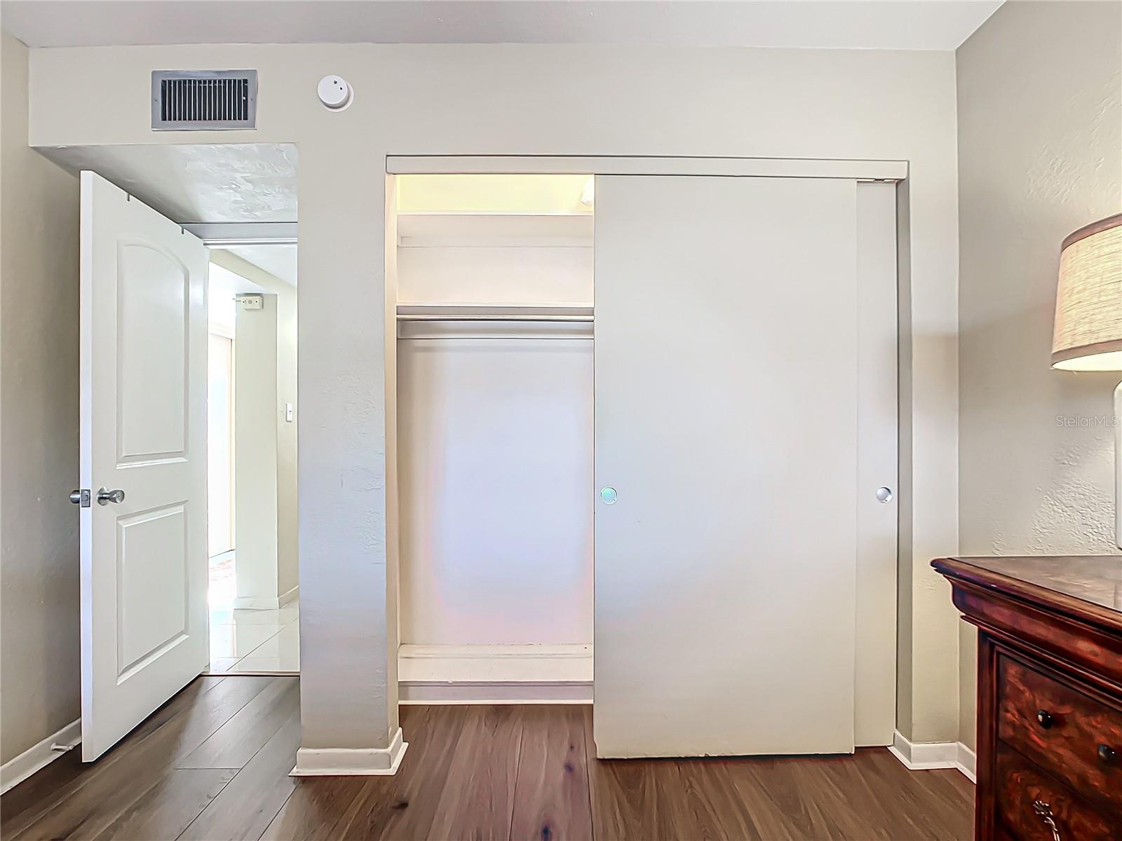 KINGS MOORINGS CONDO THE - Residential