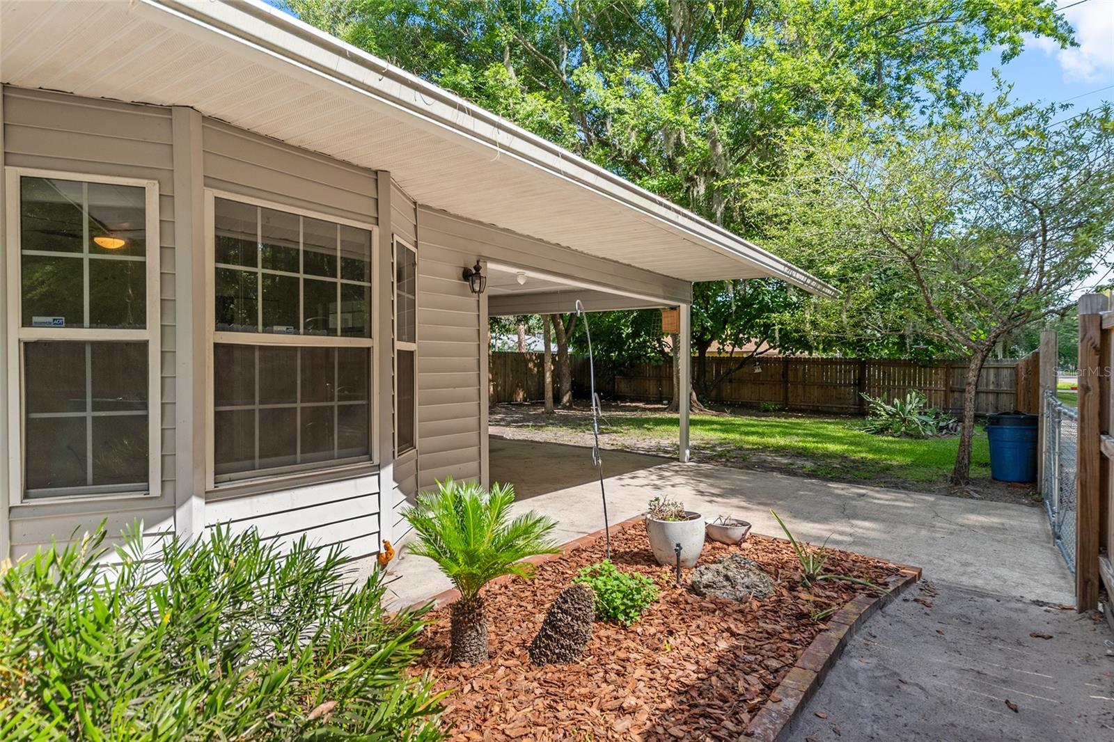 2080 NW 2ND STREET