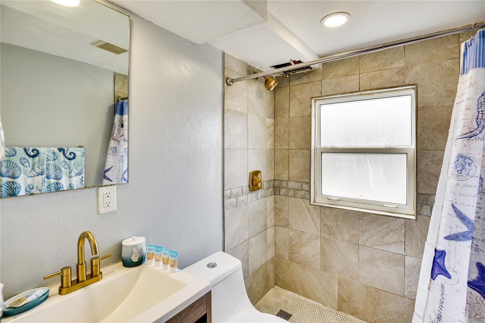 DESPLAND BLK 23 UNREC 162 - Residential Income