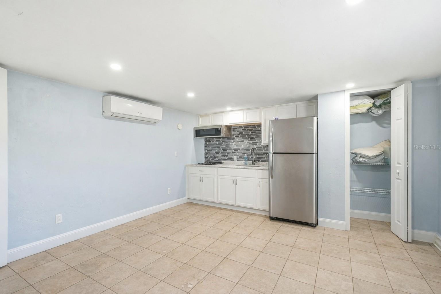 DESPLAND BLK 23 UNREC 162 - Residential Income