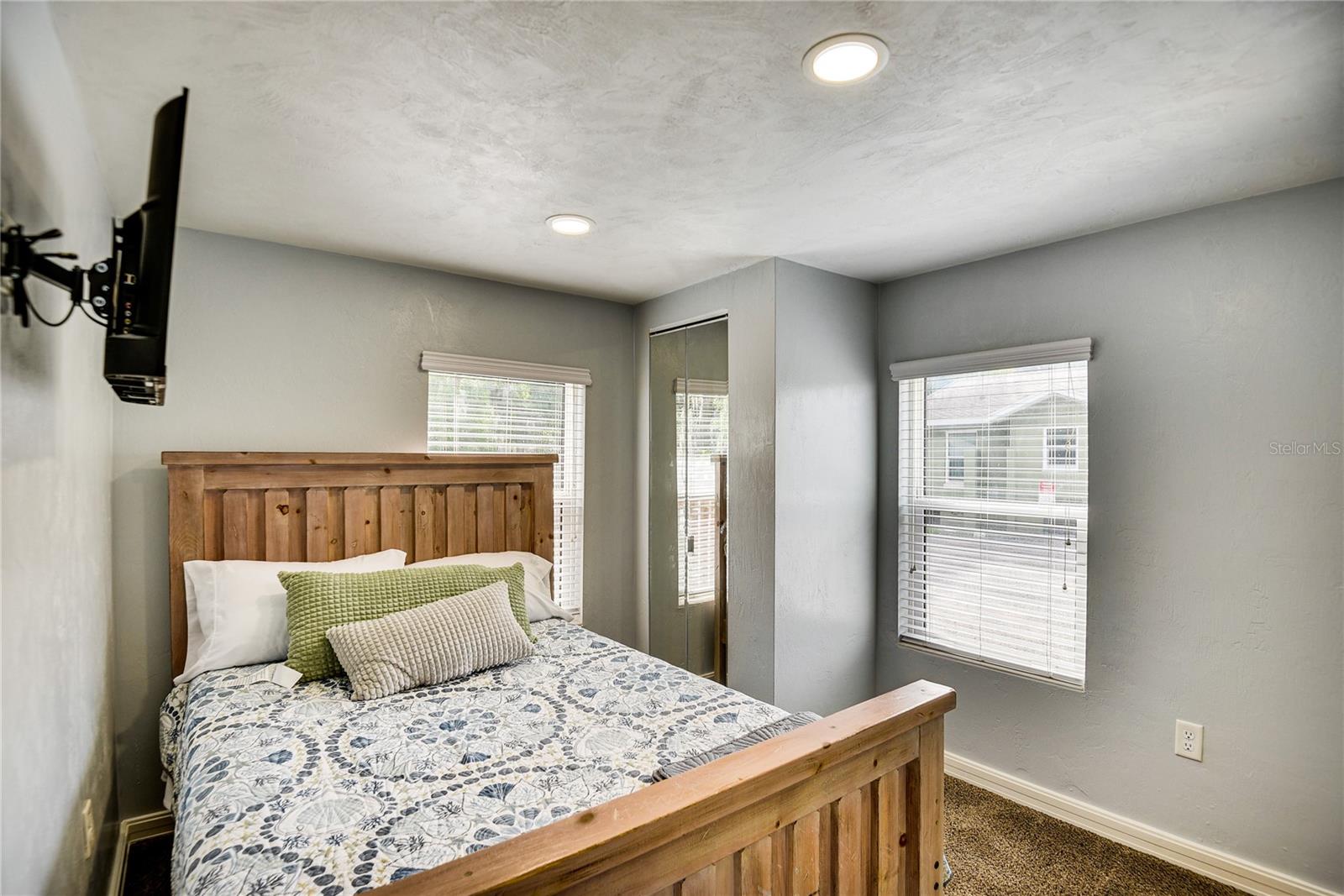 DESPLAND BLK 23 UNREC 162 - Residential Income