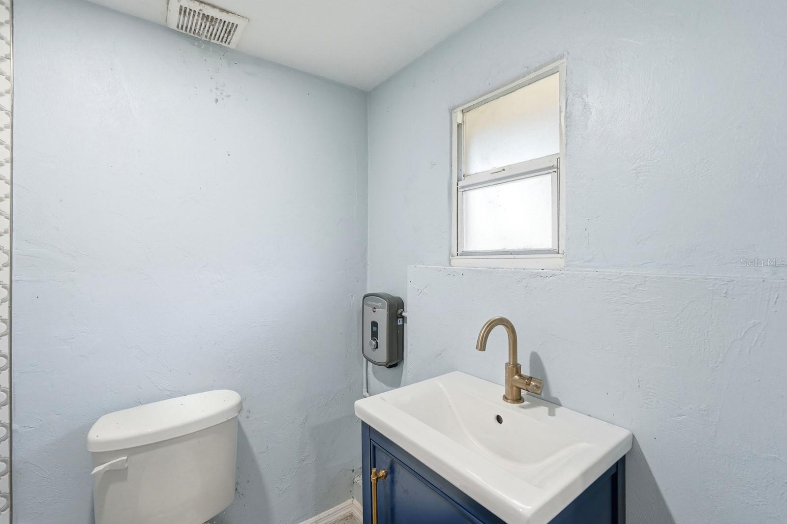 DESPLAND BLK 23 UNREC 162 - Residential Income