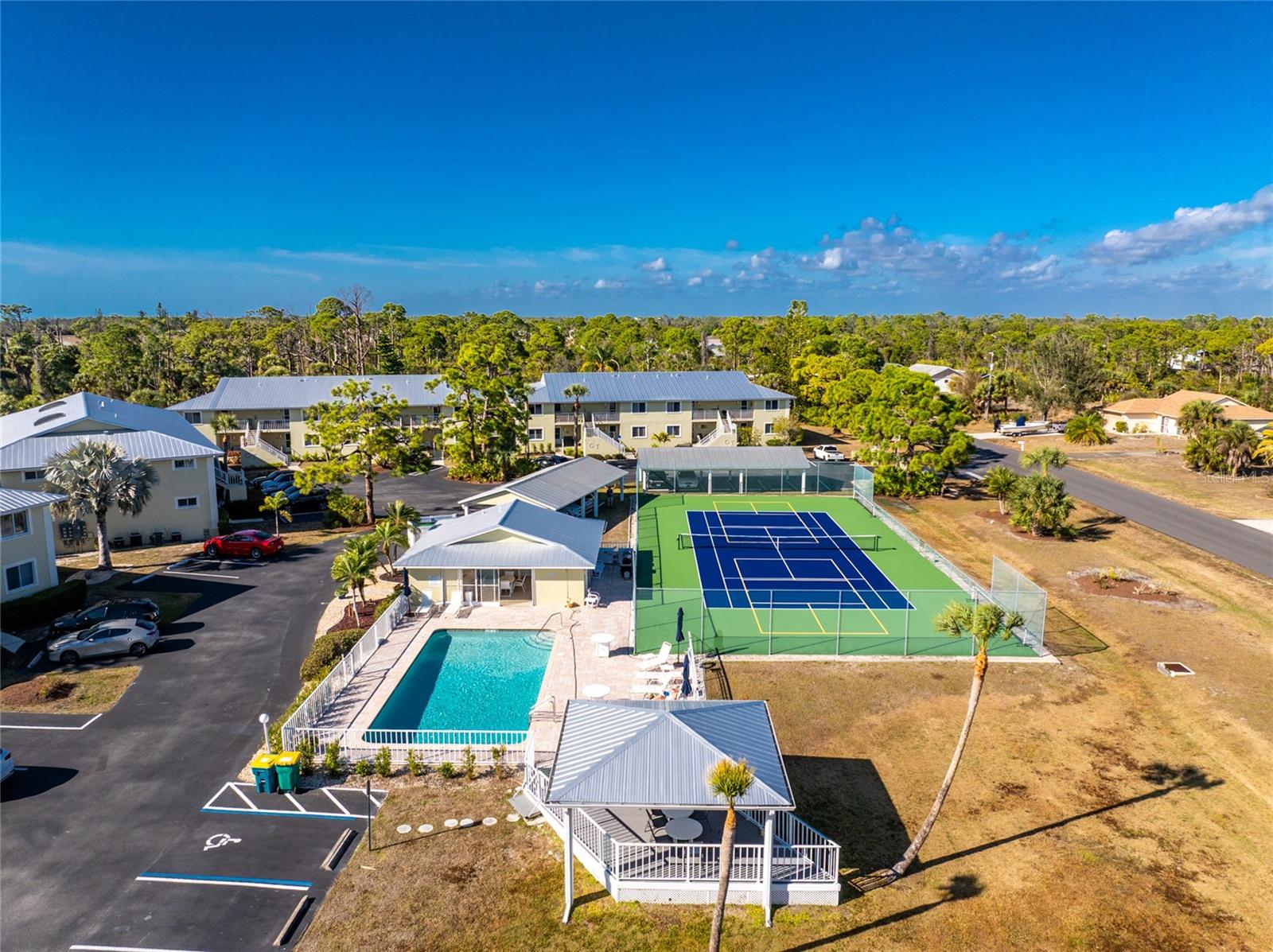 GOLDEN TEE PH 02 - Residential