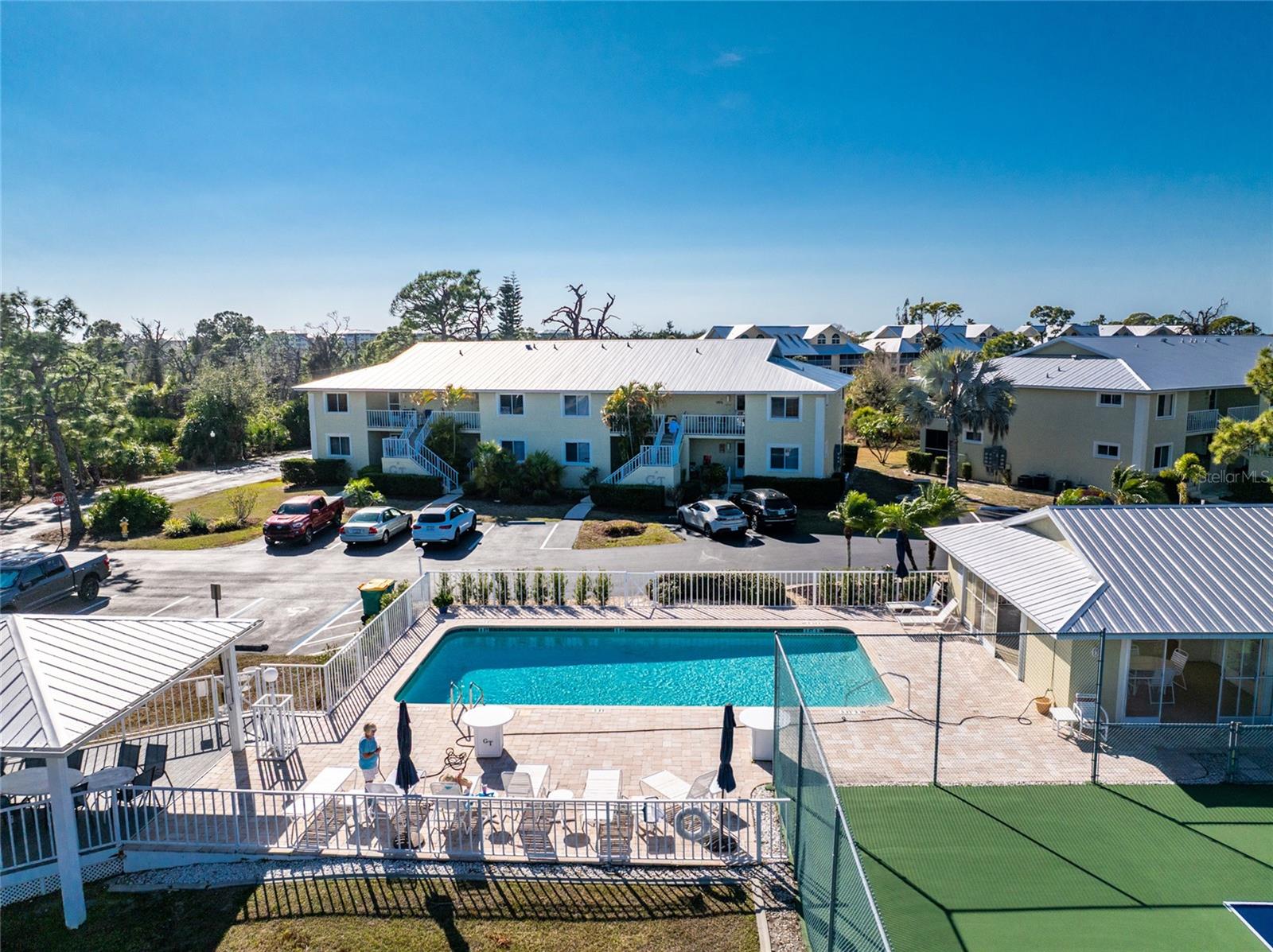 GOLDEN TEE PH 02 - Residential