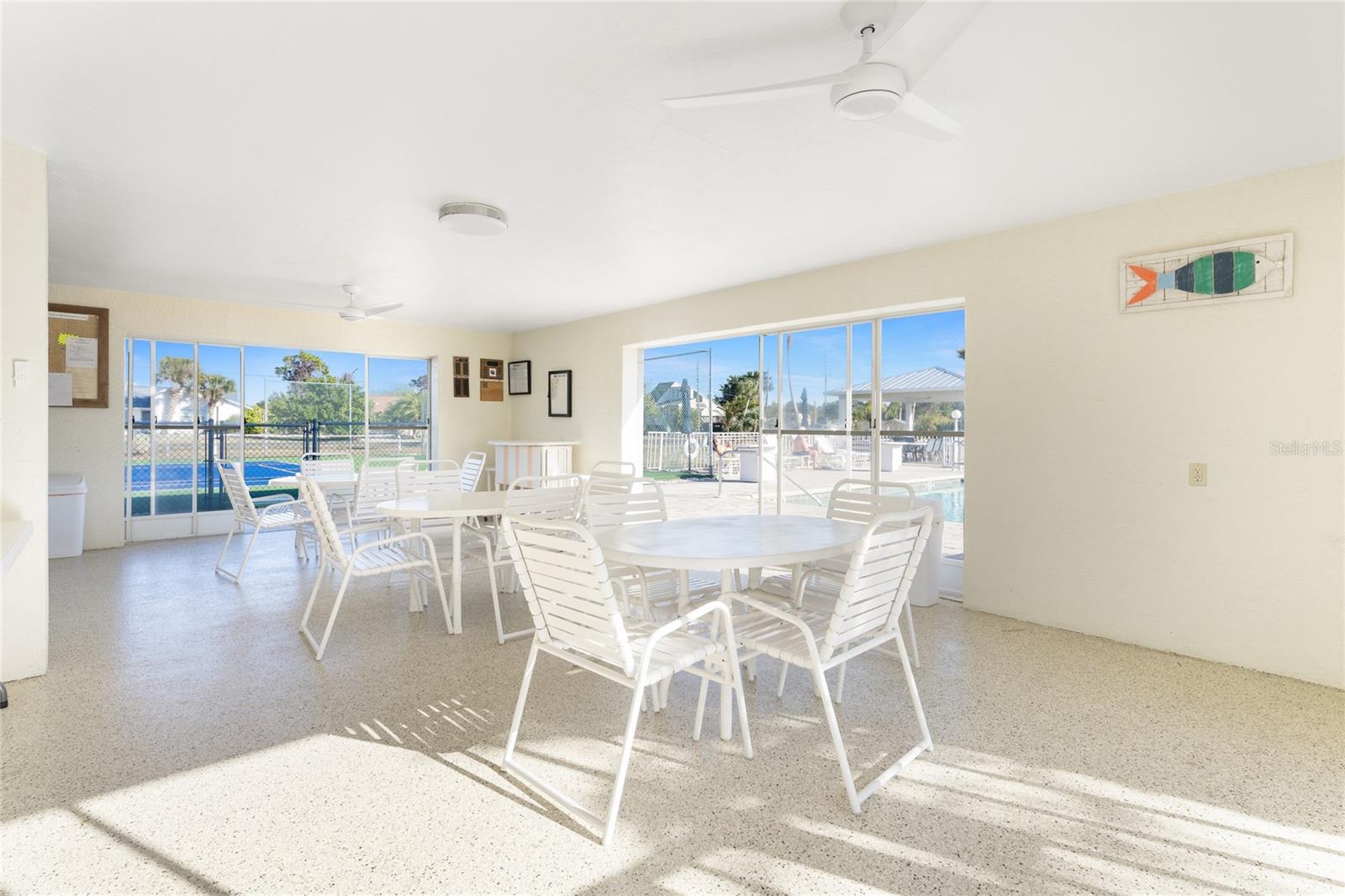 GOLDEN TEE PH 02 - Residential