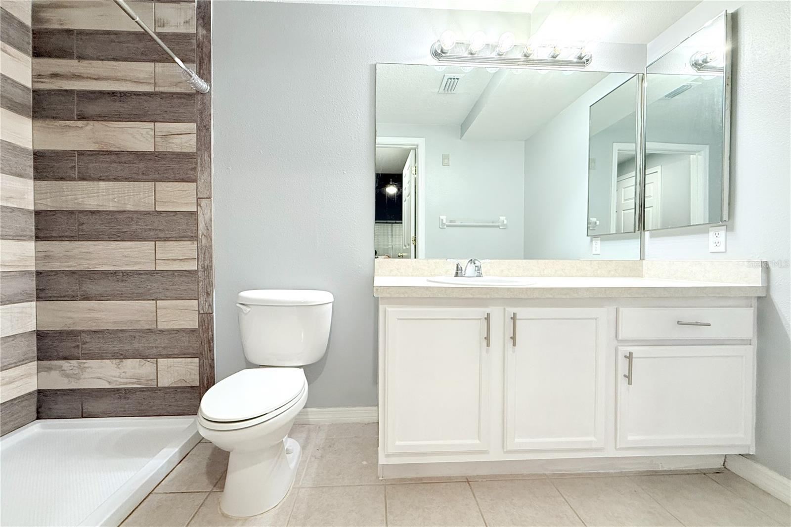 VILLAGES OF BLOOMINGDALE CONDO - Residential