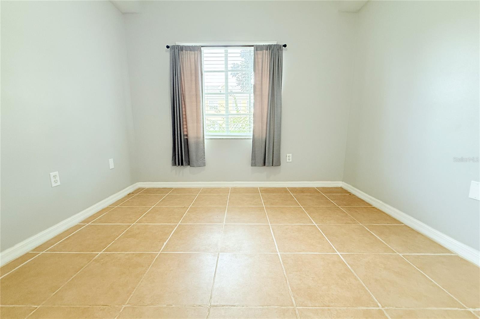 VILLAGES OF BLOOMINGDALE CONDO - Residential