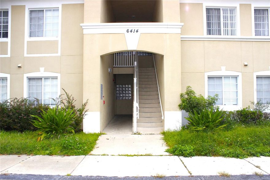 Fully Remodeled 3-Bedroom Condo in Prime Riverview Location! Welcome to this beautifully updated 3-bedroom, 2-bathroom condo located in the gated Villages of Bloomingdale. Offering 1,151 sq. ft. of stylish, move-in-ready living space, this home features a brand-new screened-in porch, a completely renovated kitchen, and thoughtful upgrades throughout. Step inside to discover fresh flooring, modern finishes, and a bright open layout. The kitchen has been fully remodeled with sleek countertops, refreshed cabinetry, and modern appliances, creating the perfect space to cook and entertain. The spacious primary suite includes a private en-suite bath, while two additional bedrooms and a second full bathroom offer flexibility for guests, a home office, or extra living space. Located near the intersection of US-301 and Bloomingdale Ave, this condo offers easy access to I-75, the Selmon Expressway, and MacDill AFB, making commutes simple. You'll also be just minutes from Brandon, Tampa, and Riverview’s top shopping, dining, and entertainment. Enjoy all the benefits of gated community living, including great amenities and a low-maintenance lifestyle. Whether you're a first-time homebuyer, downsizer, or investor, this is a rare find in a highly desirable area. Don’t miss out—schedule your private showing today!