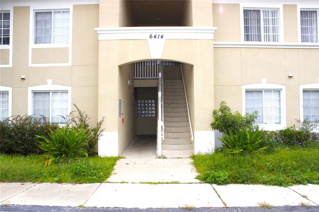Photo of 6414 Hollydale Place #101, Riverview, FL 33578 (MLS # TB8427339)