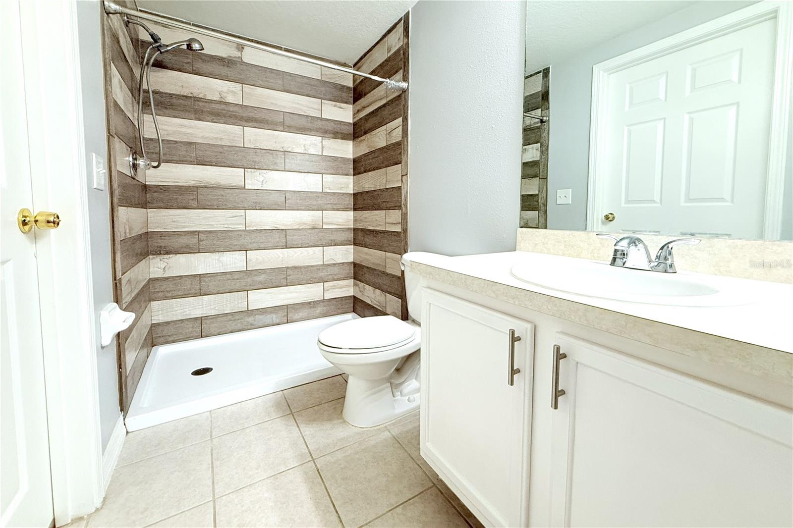 VILLAGES OF BLOOMINGDALE CONDO - Residential