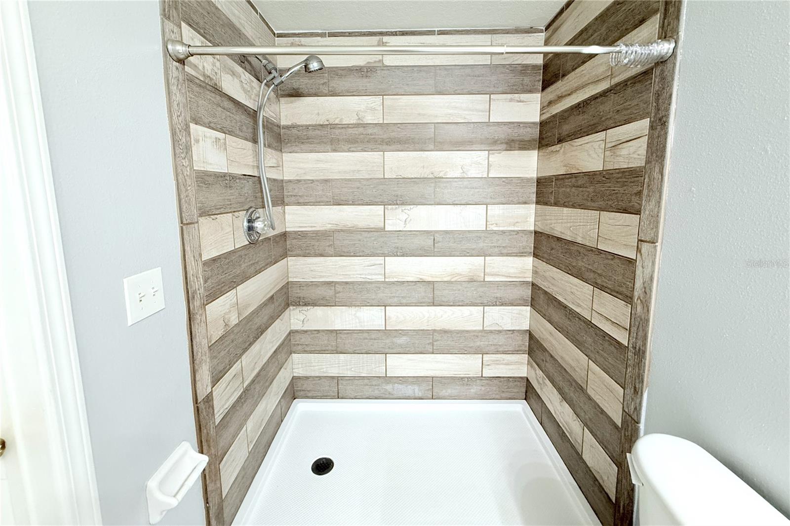 VILLAGES OF BLOOMINGDALE CONDO - Residential