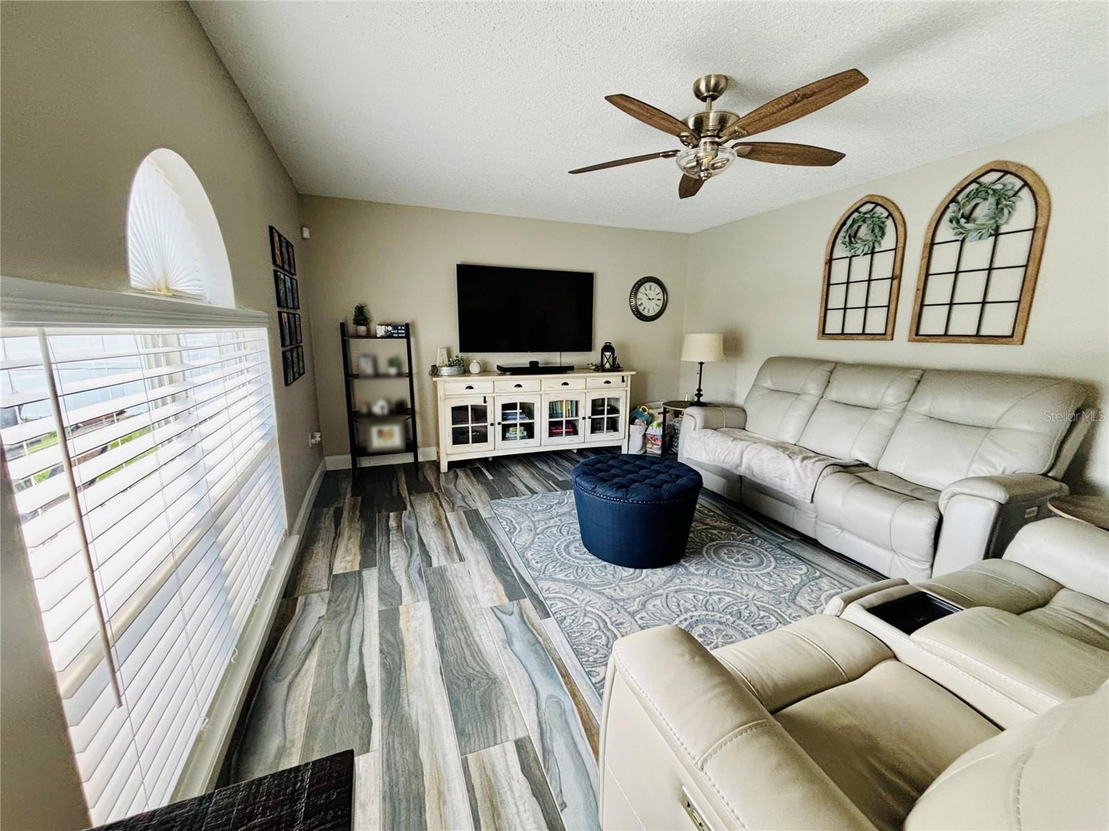 TRAILS UNIT 1 - Residential