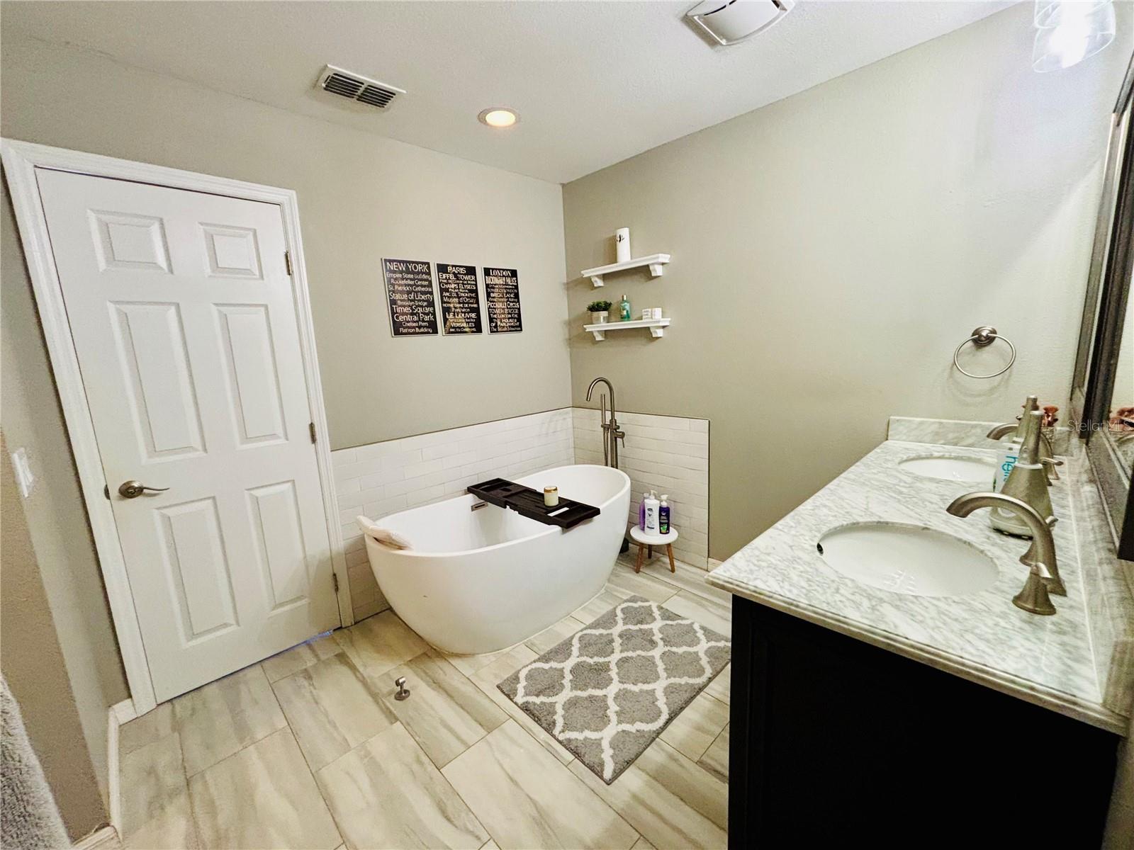 TRAILS UNIT 1 - Residential