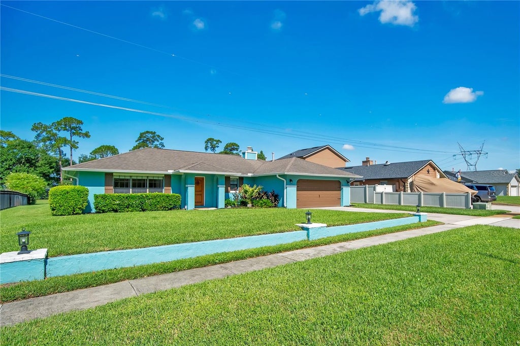 Photo of 4520 Bridgewater Drive, Orlando, FL 32817 (MLS # O6437324)