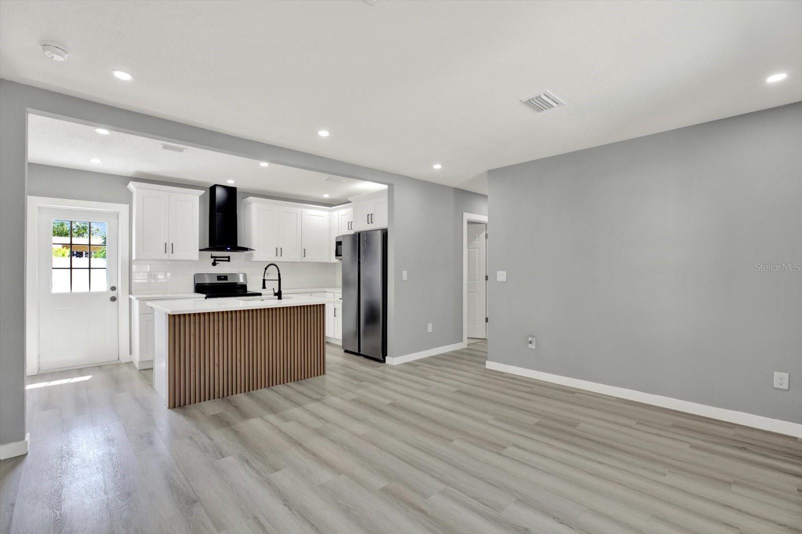 1235 STOCKTON DRIVE