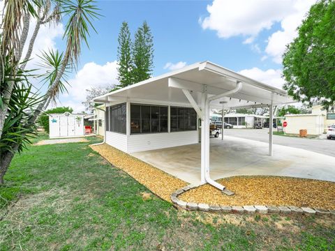 Photo of 36 Saddlebag Trail S, Lake Wales, FL 33898 (MLS # K4903143)